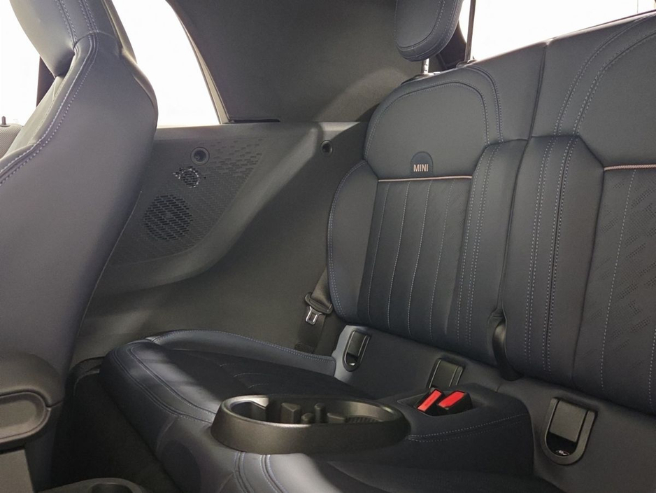 2025 MINI Hatch - image 21