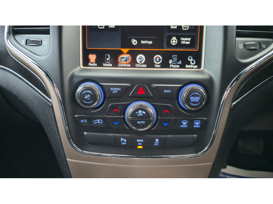 2015 Jeep Cherokee - image 23