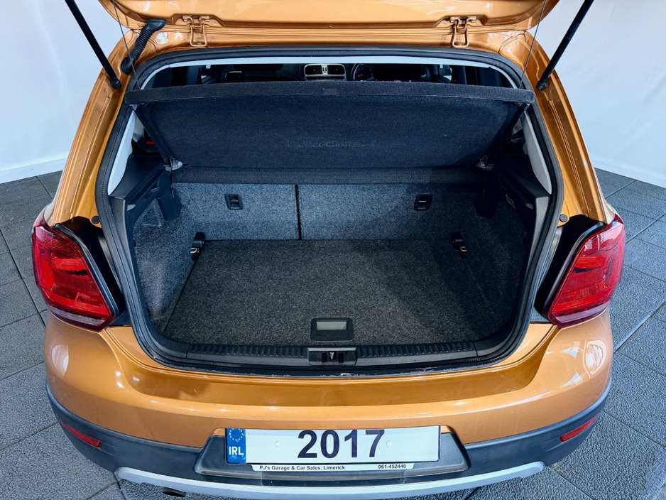 2017 Volkswagen Polo - image 7