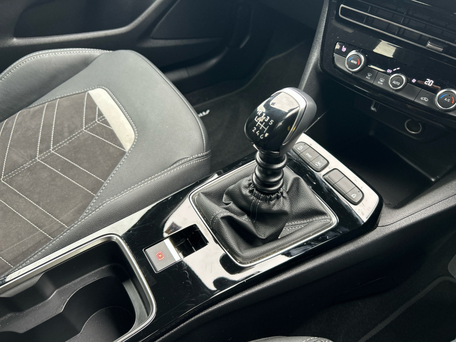 2024 Opel Mokka - image 10