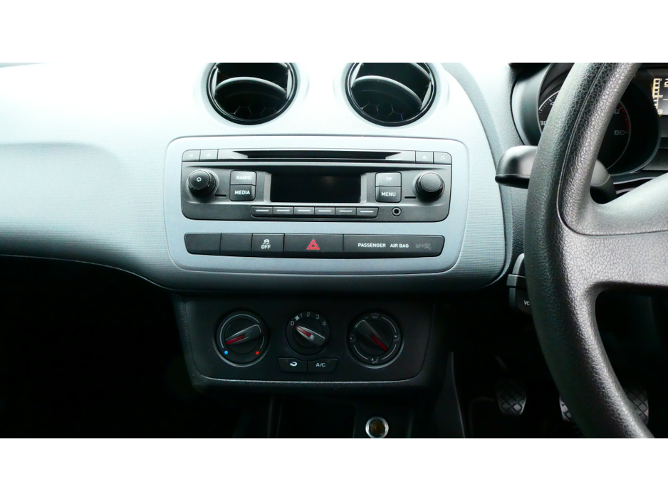 2015 SEAT Ibiza - image 7