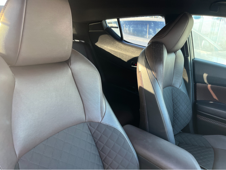 2019 Toyota C-HR 1.8 HYBRID AUTO LOW KM HIGH SPEC €18,950