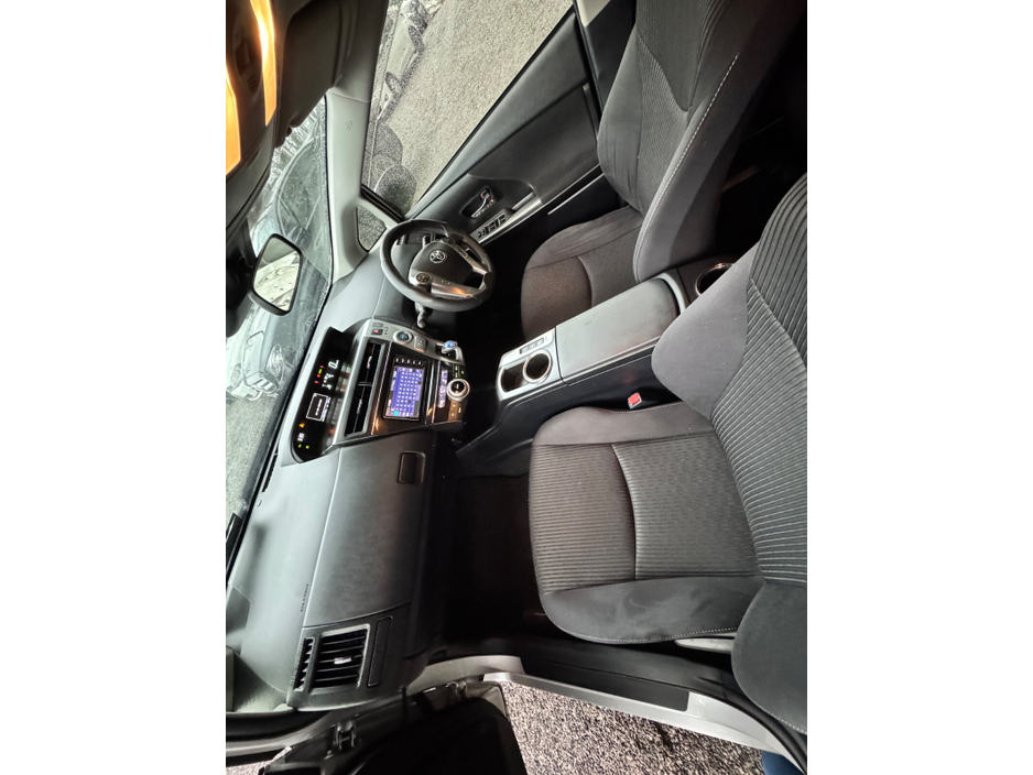 2020 Toyota Prius - image 12