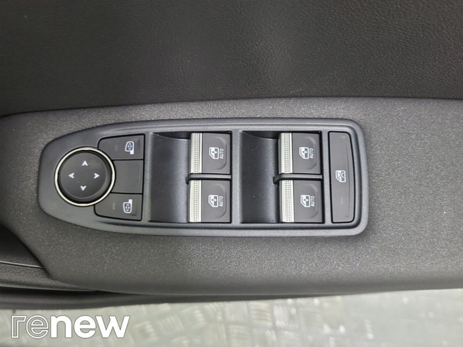 2026 Renault Captur - image 26