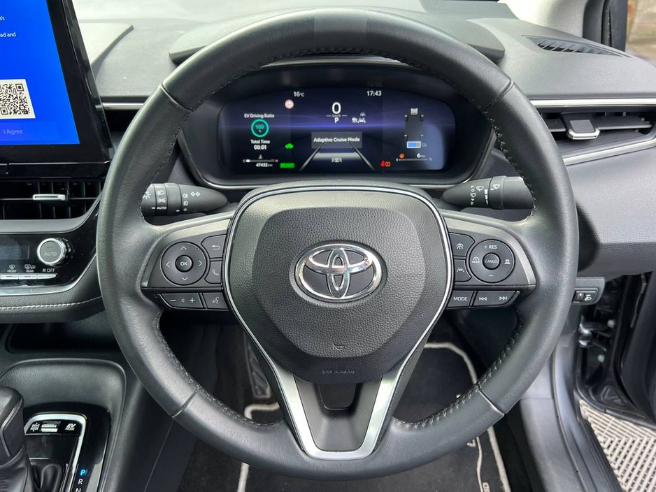 2023 Toyota Corolla - image 4