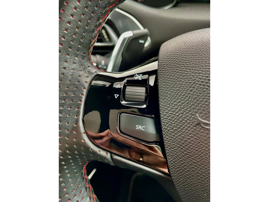 2018 Peugeot 308 - image 30