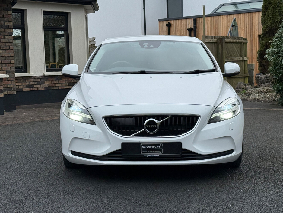 2018 Volvo V40 D2 (120hp) Momentum Edition Geartronic