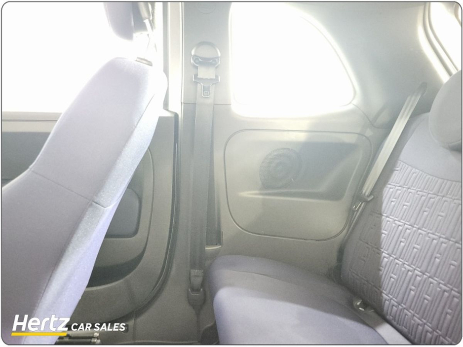 2023 Fiat 500 - image 13