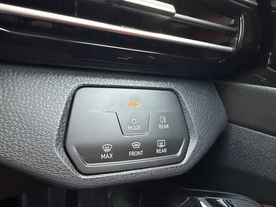 2022 Volkswagen ID.4 Pure 52kWh Life SUV 5dr Electric Auto (148 ps)