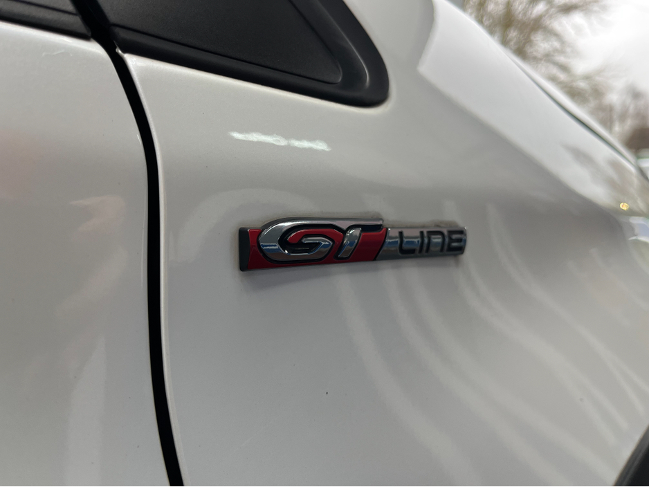 2018 Peugeot 2008 - image 7