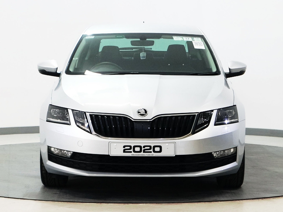2020 Skoda Octavia - image 10