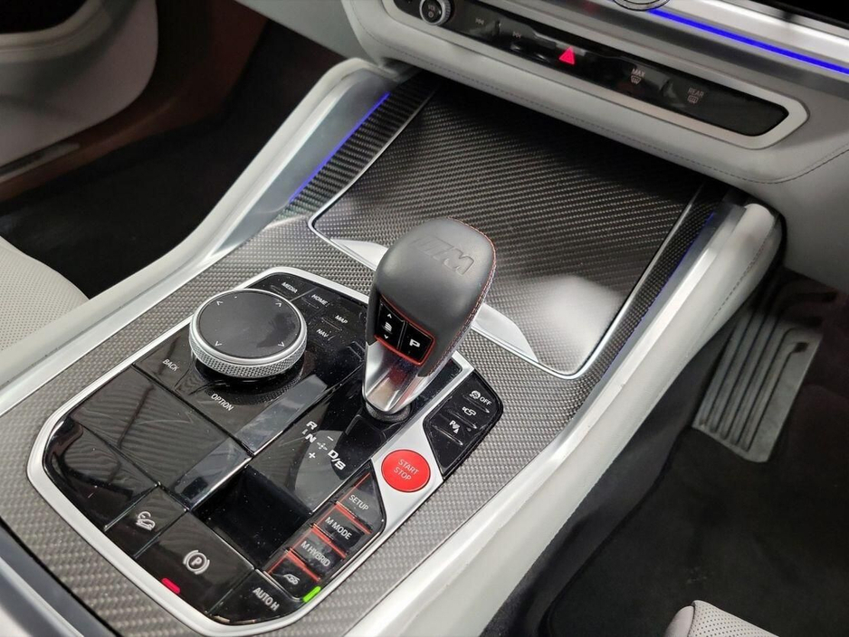 2025 BMW XM - image 10