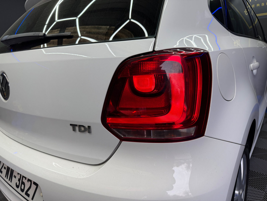 2012 Volkswagen Polo - image 14