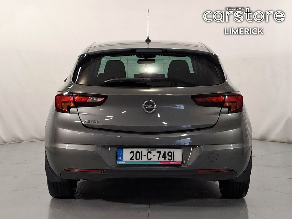 2020 Opel Astra - image 4