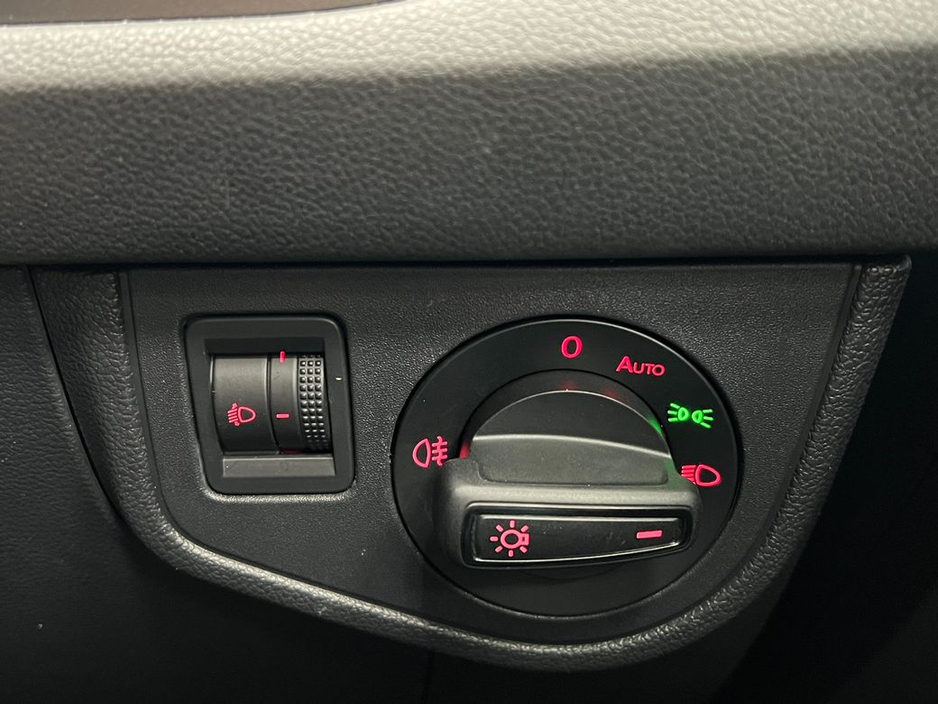 2018 Volkswagen Polo - image 23