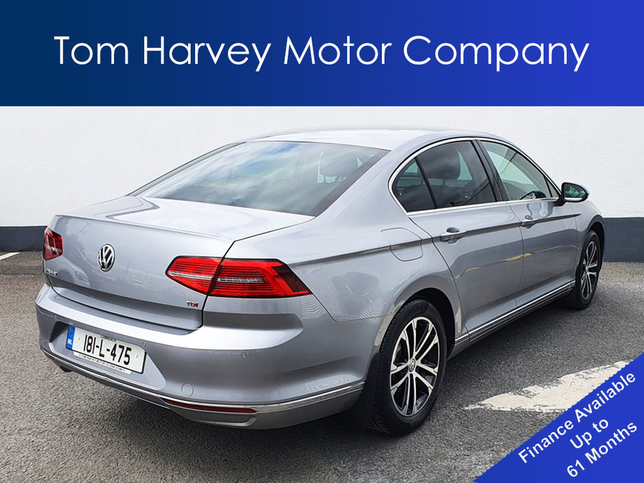 2018 Volkswagen Passat - image 3