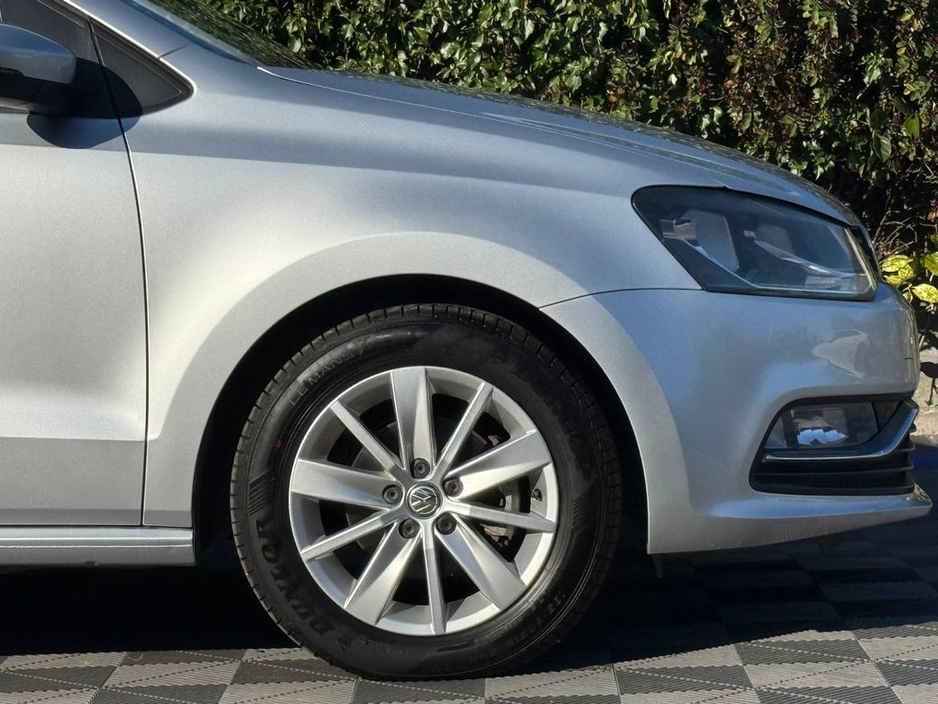 2015 Volkswagen Polo - image 9