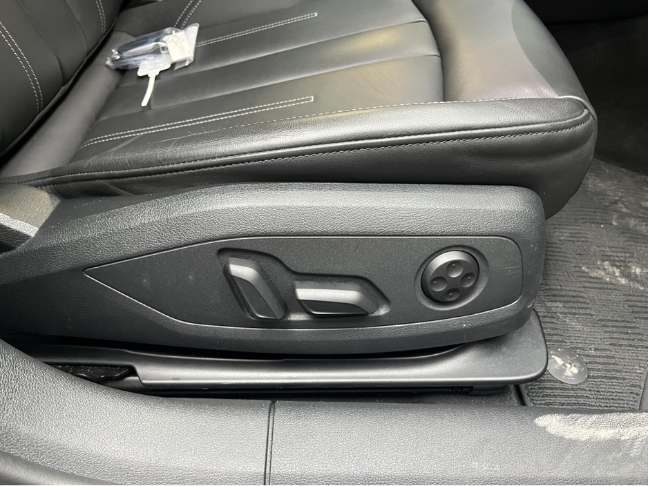 2024 Audi A4 2024 AUDI A4 40TDI QUATTRO ADVANCED 2.0 AUTOMATIC / CRUISE CONTROL / ELECTRIC MEMORY & HEATED SEATS / PADDLE SHIFTERS / APPLE CARPLAY / AMBIEN TLIGHTS