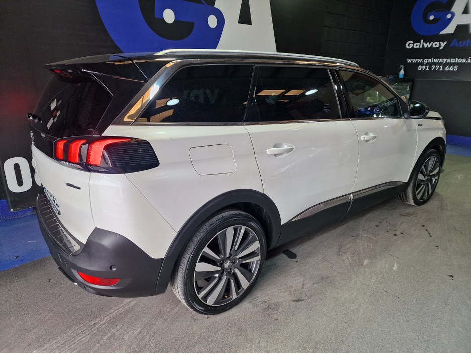 2019 Peugeot 5008 - image 10