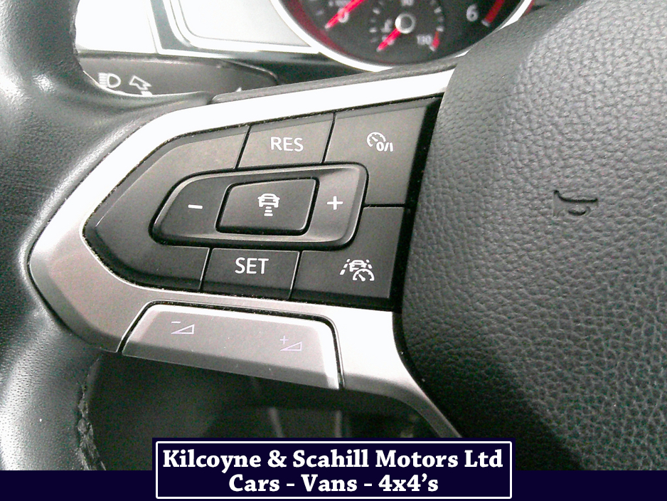 2020 Volkswagen Passat - image 26