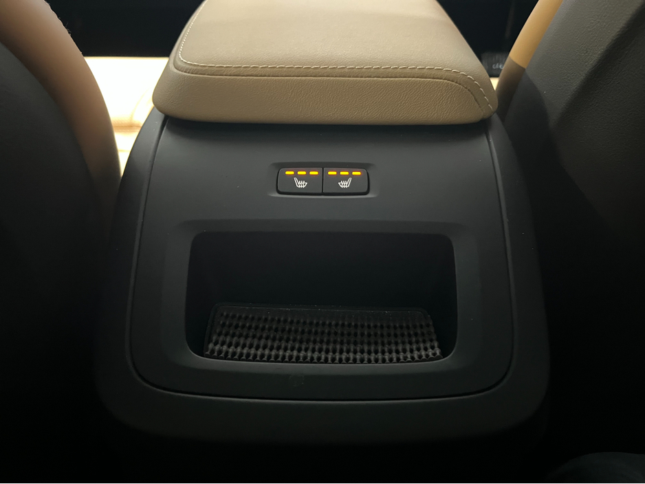 2022 Volvo XC60 - image 17