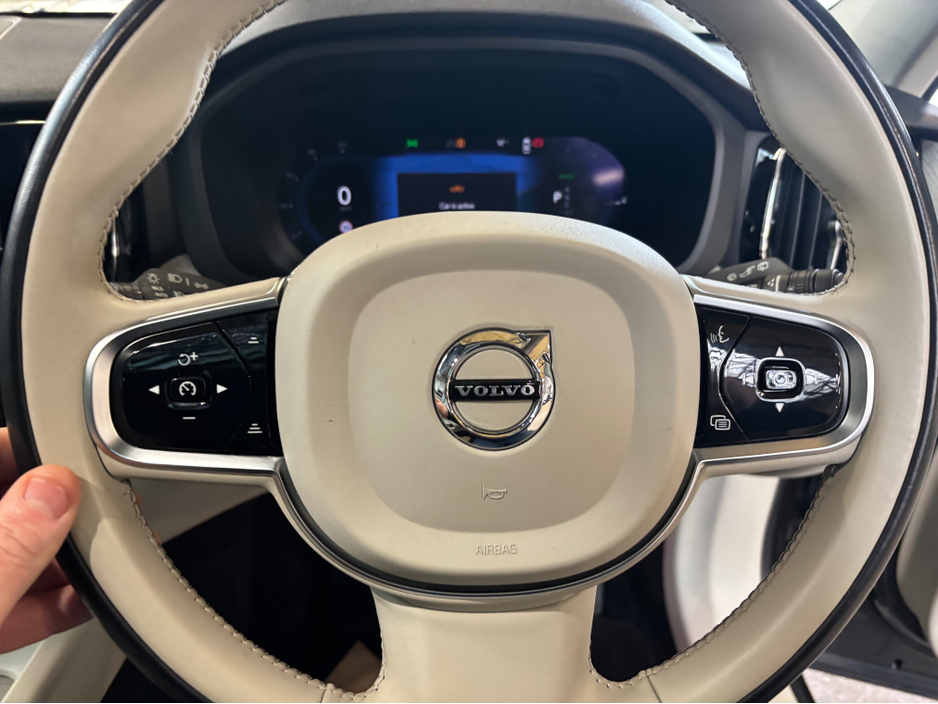 2023 Volvo XC60 - image 15