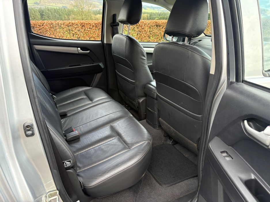 2014 Isuzu D-MAX - image 10