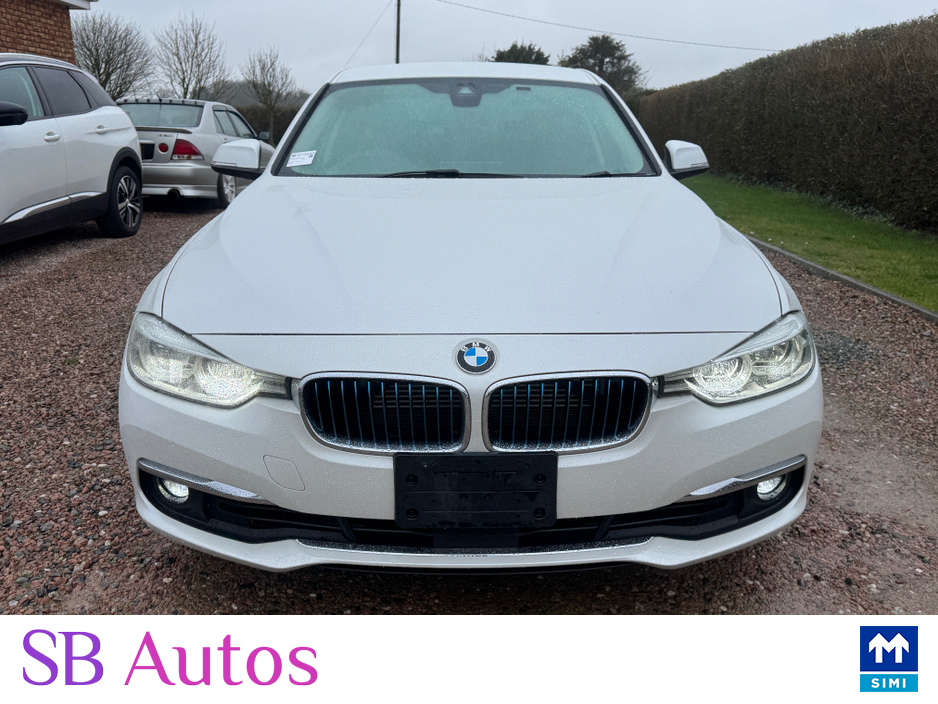 2017 BMW 3 Series - image 7