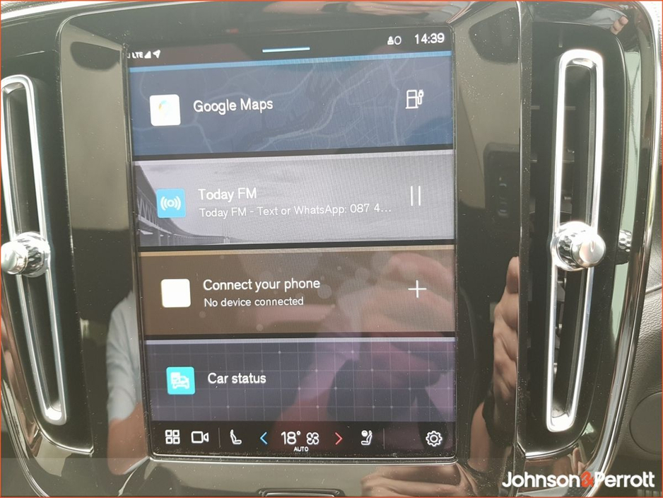 2025 Volvo EC40 82 kwh 252bhp Extended Range Plus (Adaptive Cruise / Glass Roof / BLIS) €46,900