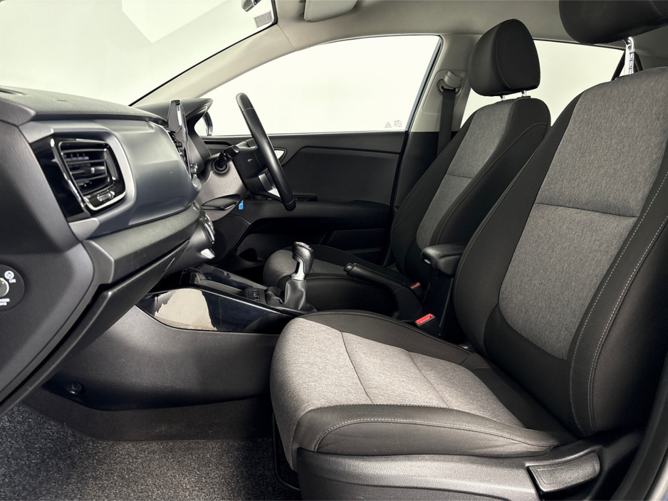 2021 Kia Stonic - image 29