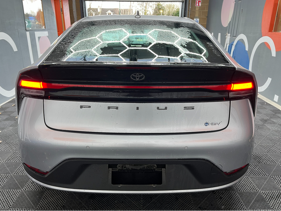 2025 Toyota Prius - image 3