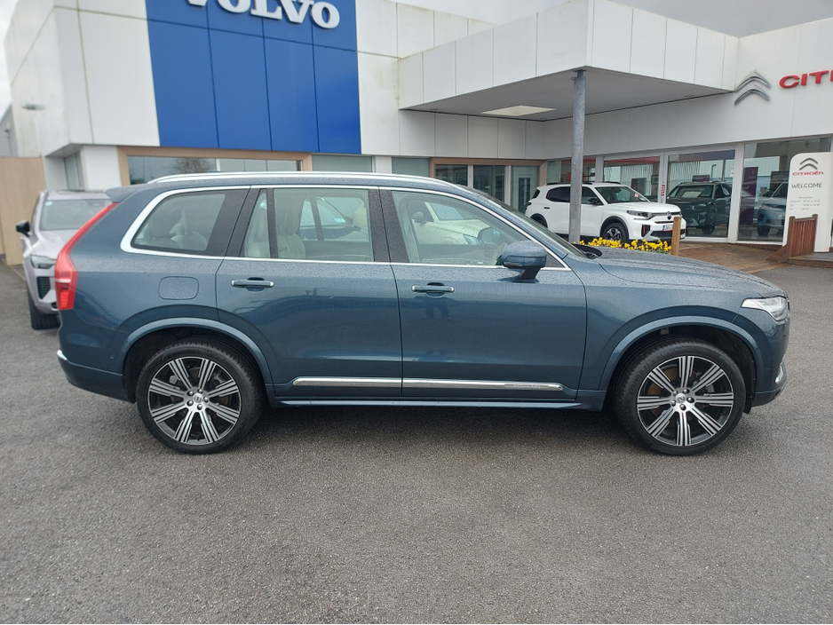 2023 Volvo XC90 - image 2