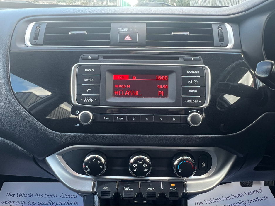 2015 Kia Rio - image 14