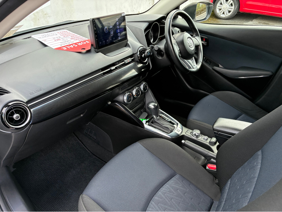 2015 Mazda Demio - image 12