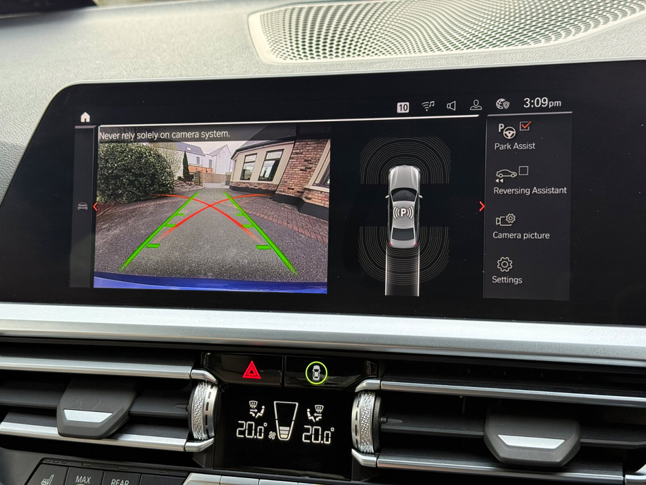 2022 BMW 3 Series - image 18