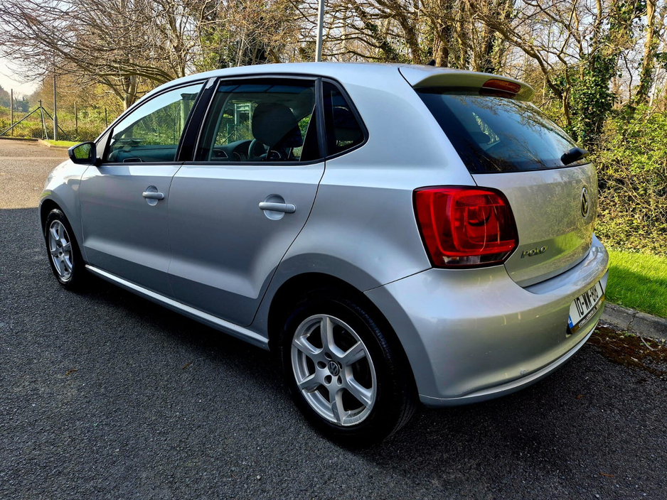 2010 Volkswagen Polo - image 9