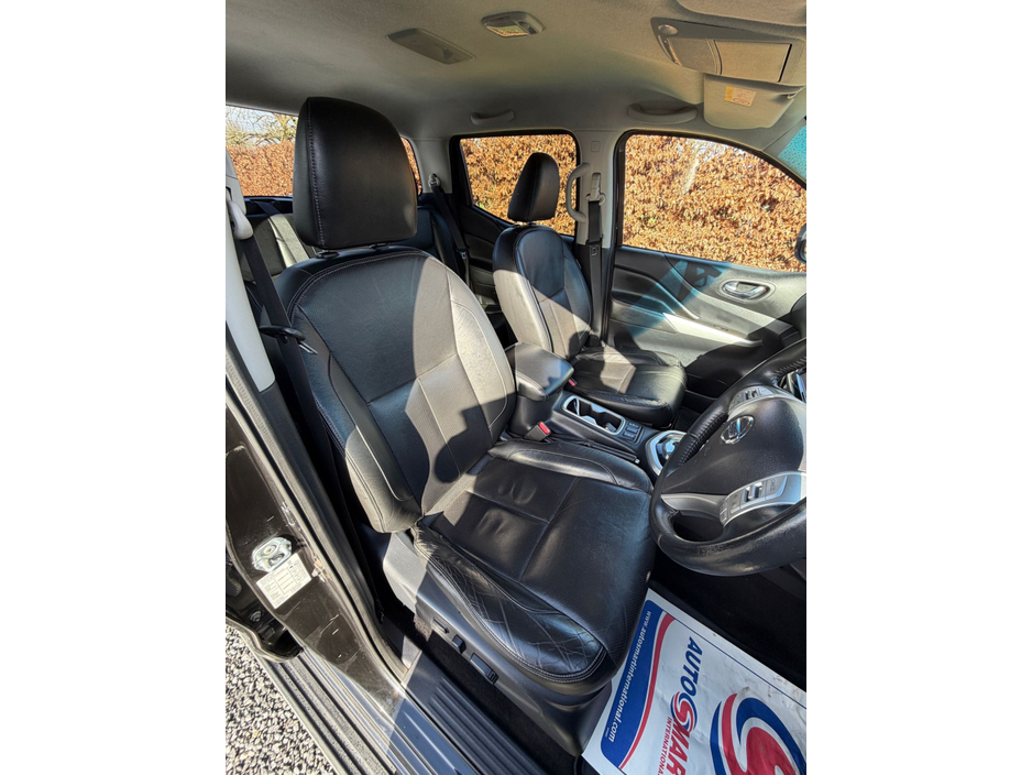 2016 Nissan Np300 - image 13