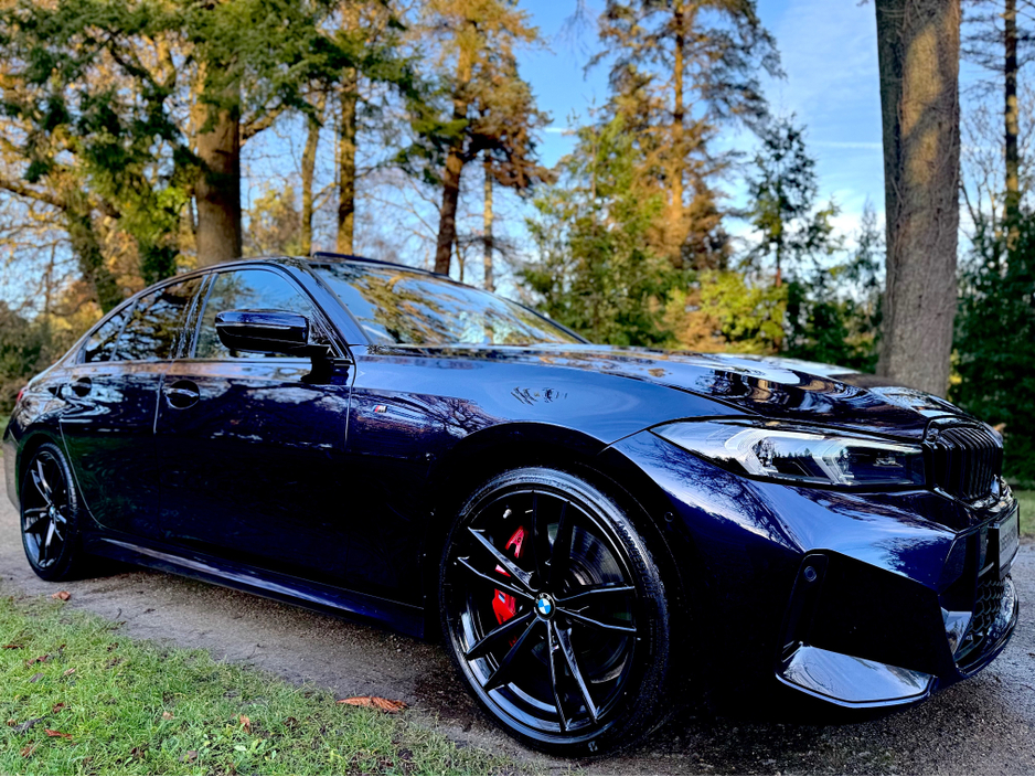 2024 BMW 3 Series - image 26