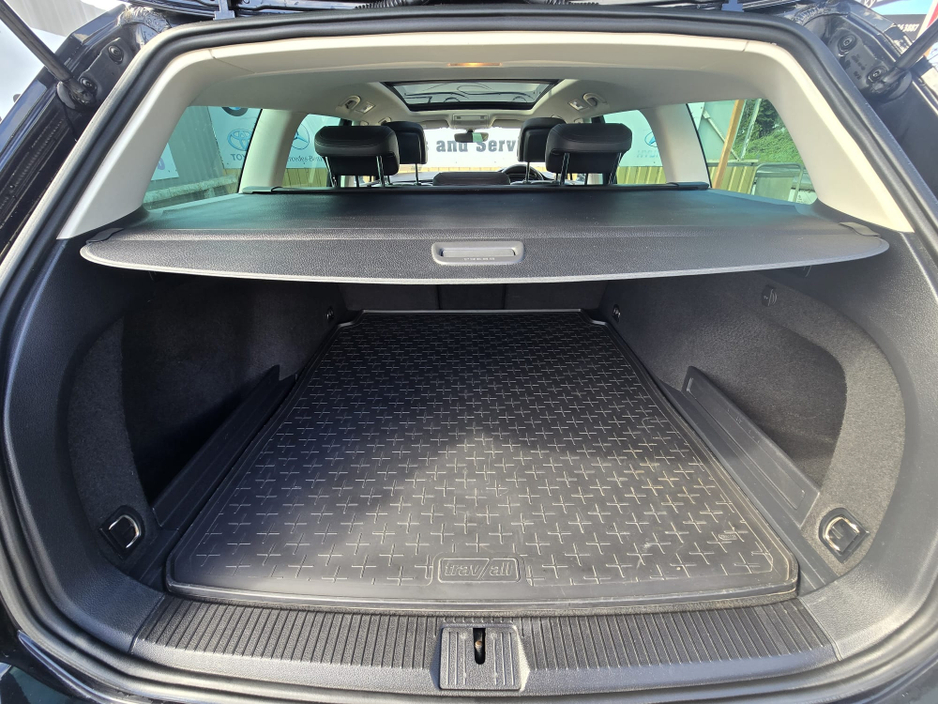 2016 Volkswagen Passat - image 20