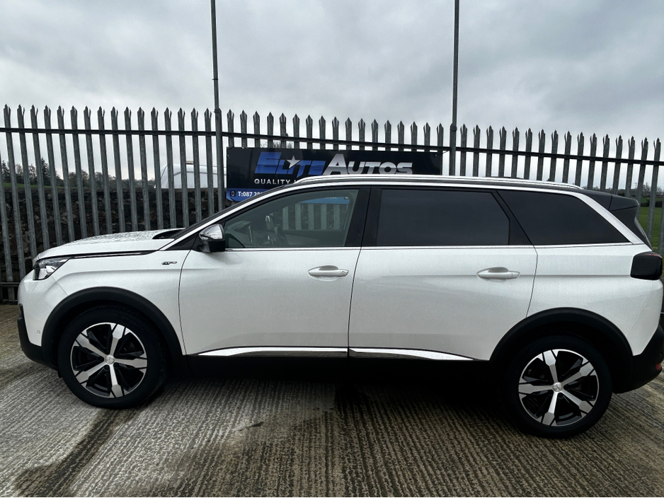 2018 Peugeot 5008 - image 6