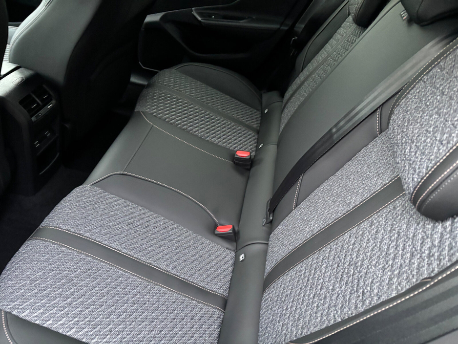 2026 Peugeot 308 1.2 MHEV 145BHP e-DCS6 Allure €35,100