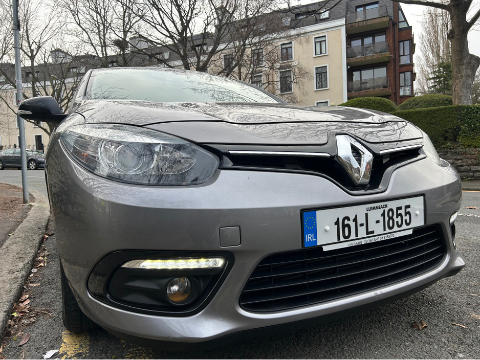 2016 Renault Fluence - image 3