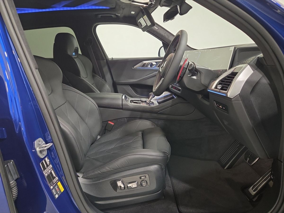 2026 BMW XM - image 12