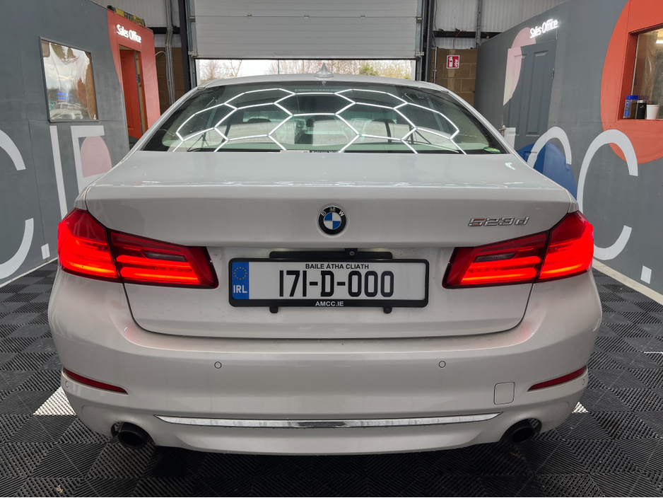 2017 BMW 5 Series - image 3