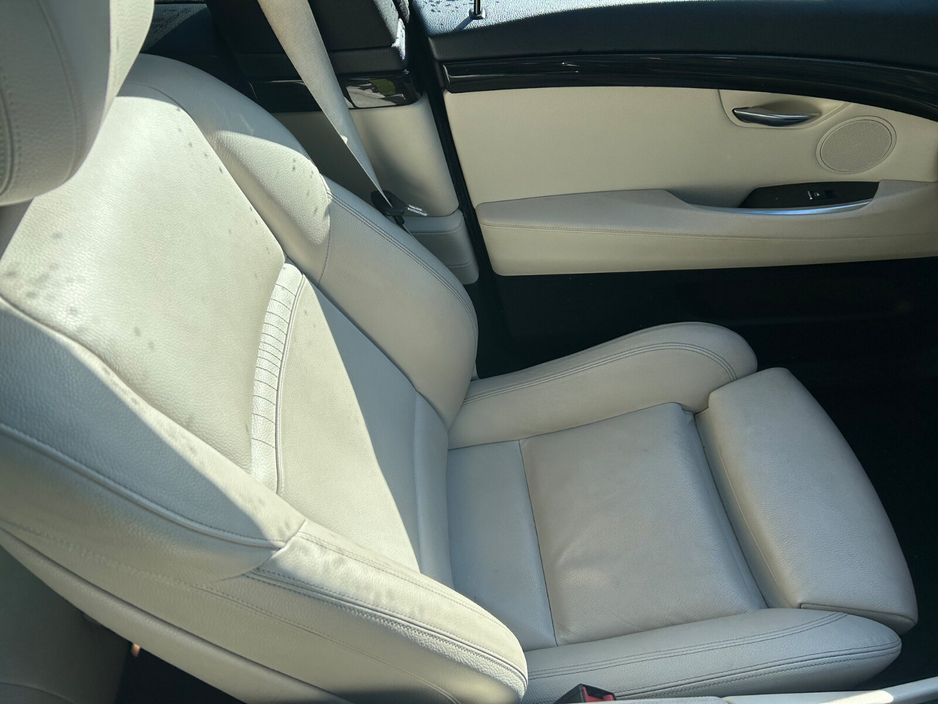 2015 BMW 5 Series - image 13