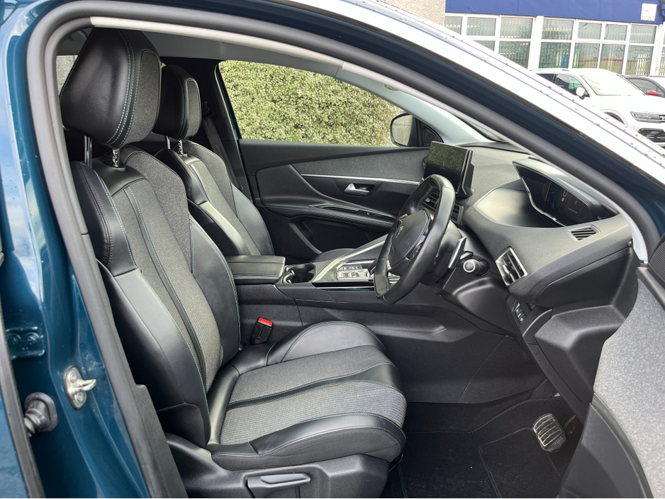 2022 Peugeot 3008 FL ALLURE 1.6 PHEV 225 HYBRID PETROL //HIGH SPEC//HALF LEATHER SEATS//REVERSE CAMERA//KEYLESS ENTRY// €25,950