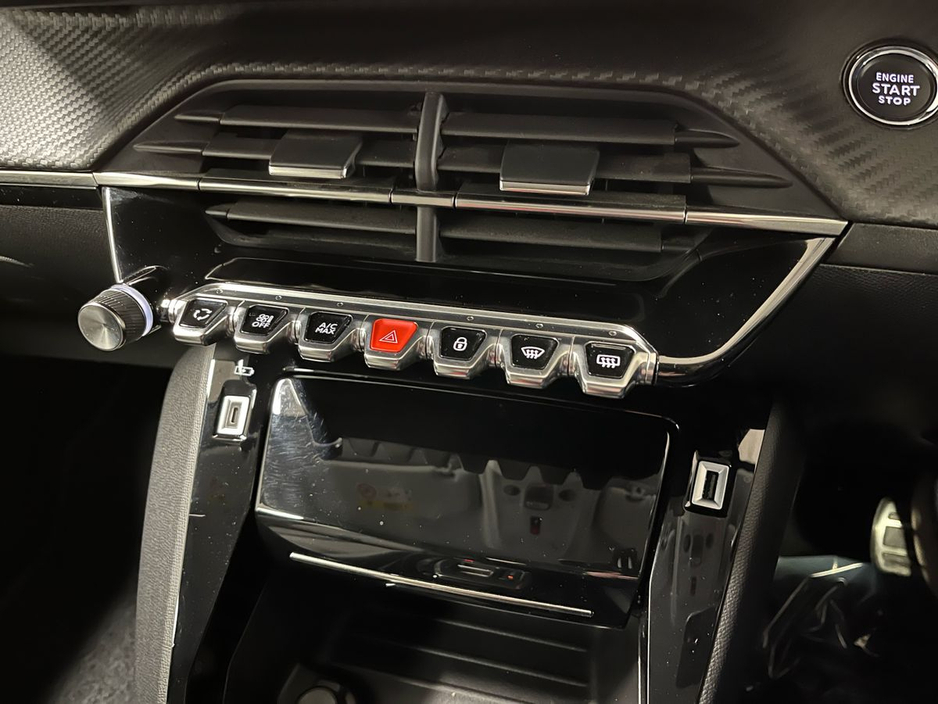 2023 Peugeot 208 - image 7