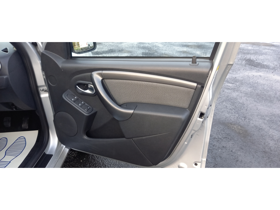 2018 Dacia Duster - image 11