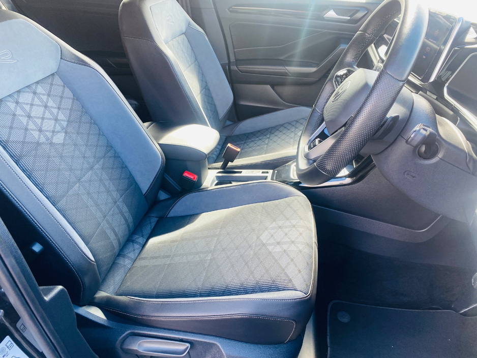 2022 Volkswagen T-Roc - image 13