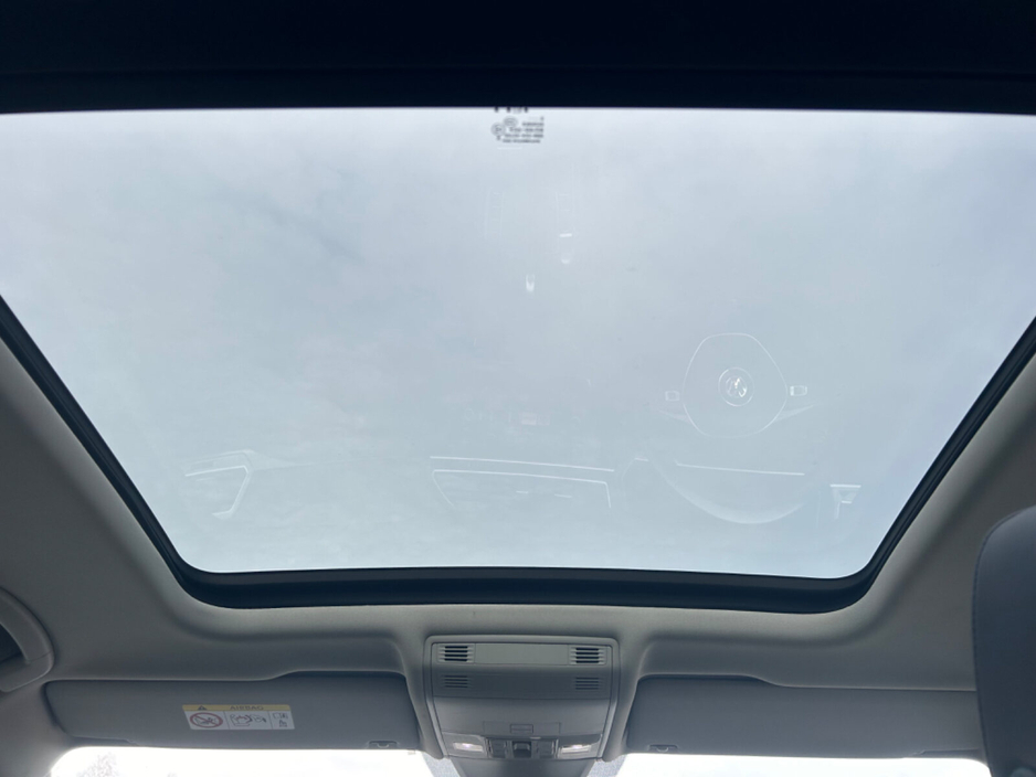 2018 Volkswagen Tiguan - image 10